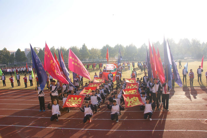 我校学生自主组织成功举办2016年秋季田径运动会