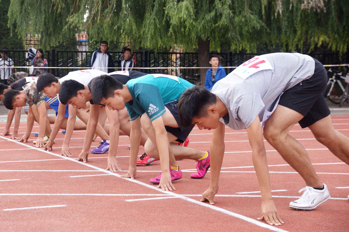 我校学生自主组织成功举办2016年秋季田径运动会