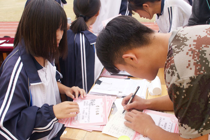 我校学生自主组织成功举办2016年秋季田径运动会