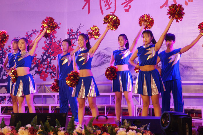 我校2017年“中国梦 我的梦”元旦晚会幸福落幕