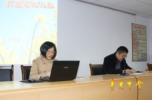 我校召开本学期第三次青年教师培训会